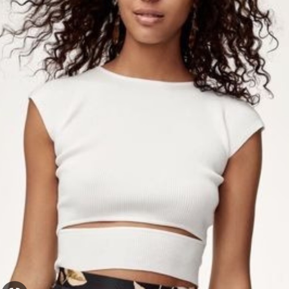 Wilfred Yacine Top in White, Size Medium, BNWT 🌷